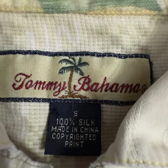 Tommy Bahama 100% Silk Short Sleeve Camp Shirt – Size Small - Picture 5 of 16